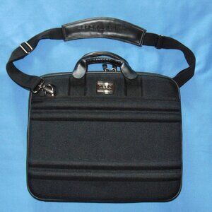ZERO HALLIBURTON PADDED CASE WITH SHOULDER STRAP